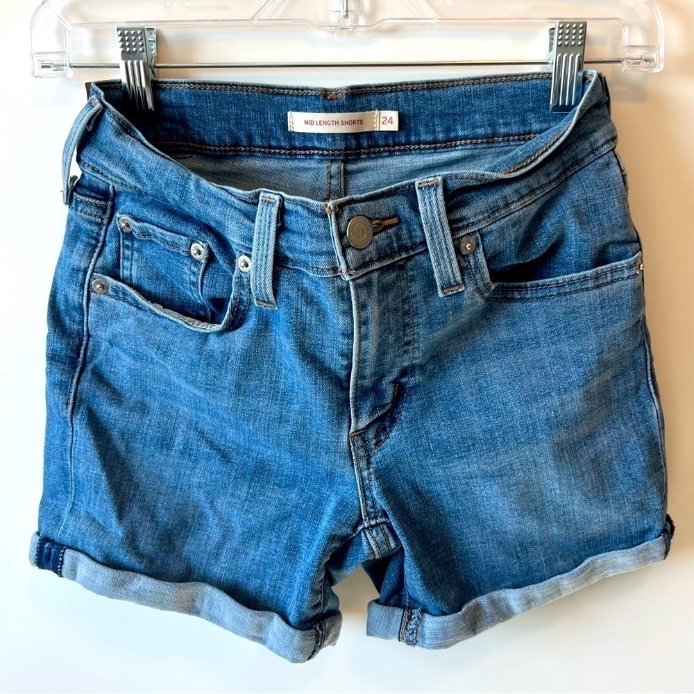 Levi Strauss & Co, Mid Length Girls Denim Shorts Size 24